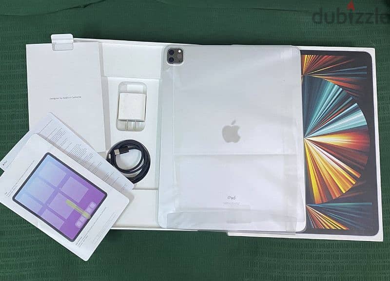 iPAD PRO M1 12,9 inch 256 GB with all accessories Like New 2