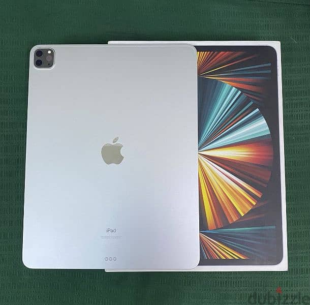 iPAD PRO M1 12,9 inch 256 GB with all accessories Like New 7