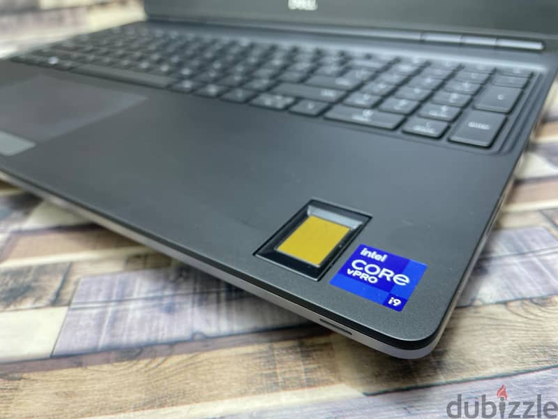 Model : Dell Precision 7560 1