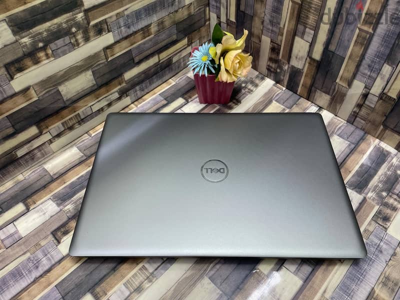 Model : Dell Precision 7560 6