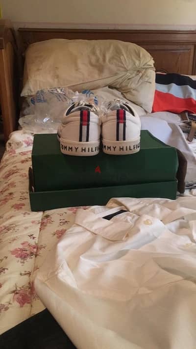 WHITE TOMMY HILFIGER SHOES SIZE 43