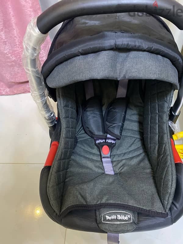 petit Bebe car seat سيت كار كرسي سياره 3