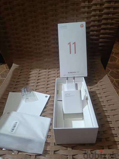 شاحن 67w الاصلي مع كرتونه هاتف xiaomi 11t