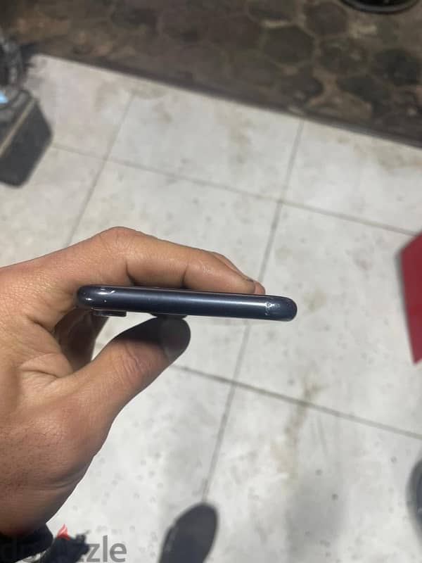 iPhone XR 8