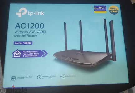 Router - tp-link ac1200 vr300 - Like a new