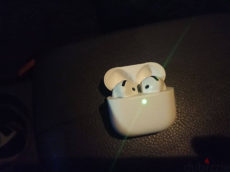 airpods 4 good as new 0