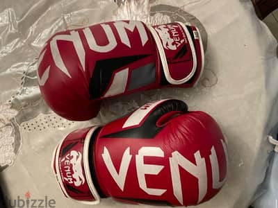 venum boxing gloves in red