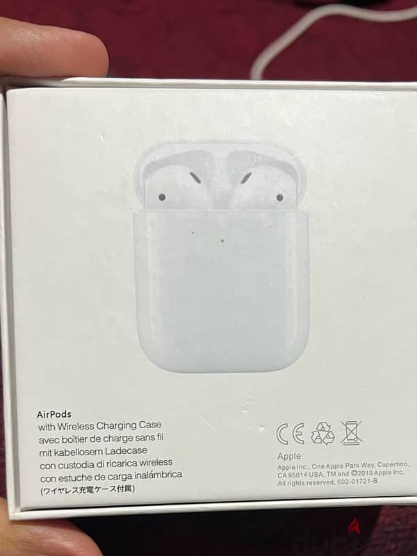 Apple Airpods 2 With Wireless Charging Case 1