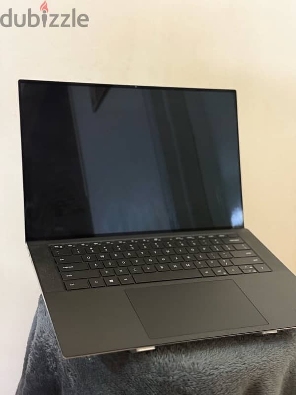 Dell xps 9500 1