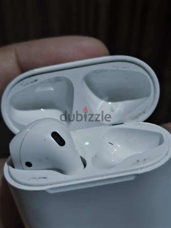 Airpods 2nd generation السماعه الشمال ضايعه 3