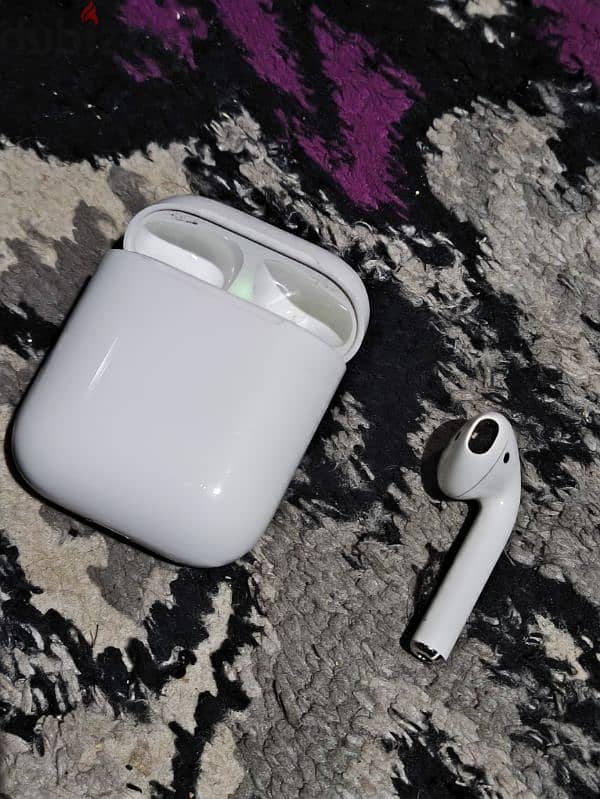 Airpods 2nd generation السماعه الشمال ضايعه 6