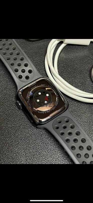 Apple Watch Series 6 Nike 3