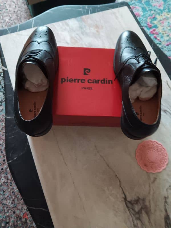 حذاء جلد طبيعي اسود مستورد ماركه Pierre cardin  paris 2