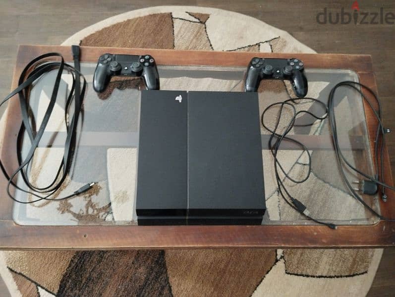 بلايستيشن فور استعمال خفيف كسر زيرو معاه دراعين برو ٨٦١ جيجا ps4 861 g 0