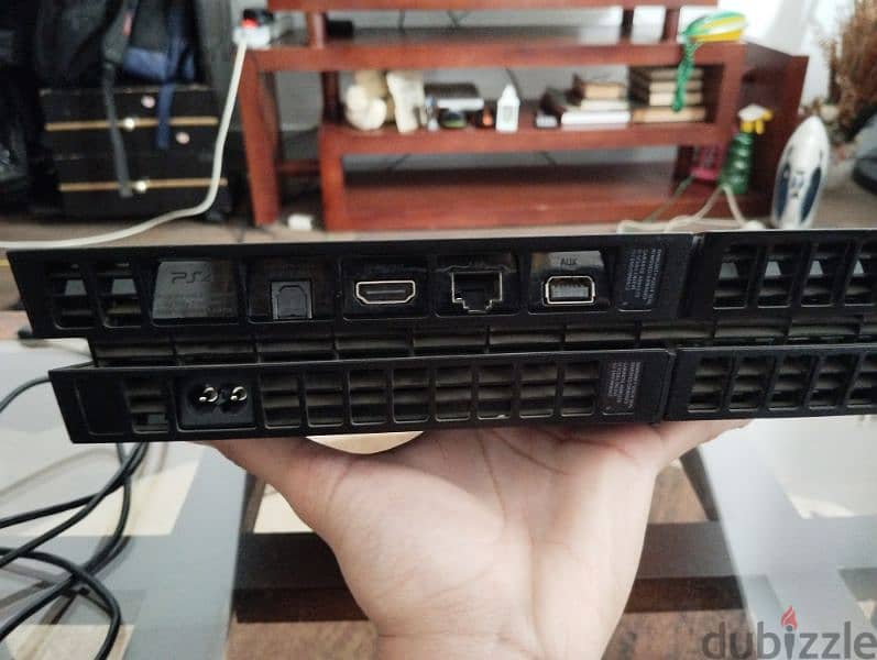 بلايستيشن فور استعمال خفيف كسر زيرو معاه دراعين برو ٨٦١ جيجا ps4 861 g 2