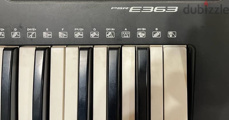 Yamaha PSR363 used like new 1