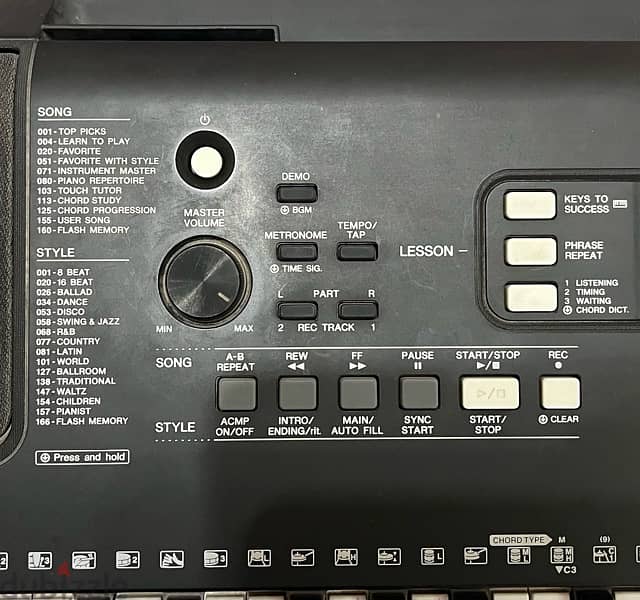 Yamaha PSR363 used like new 2