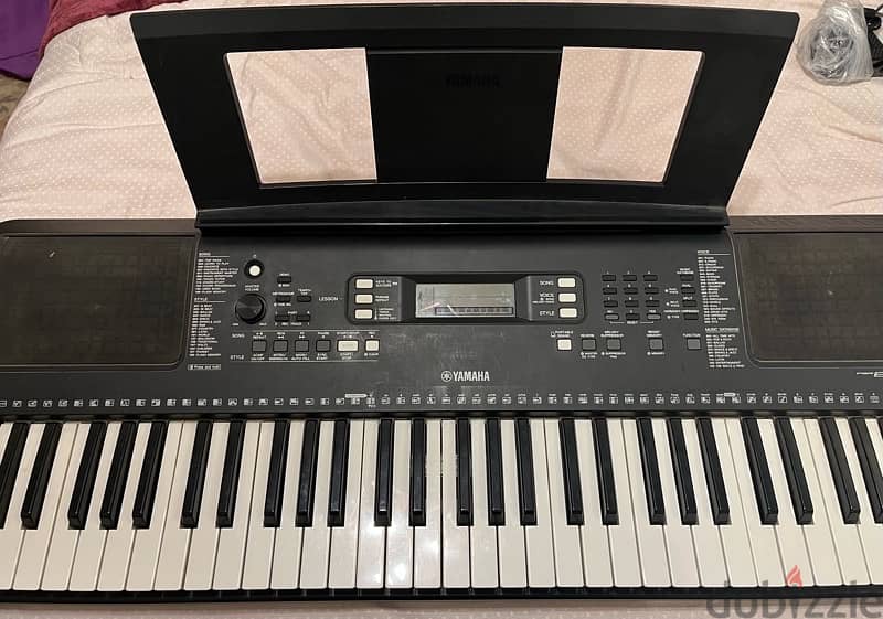 Yamaha PSR363 used like new 5