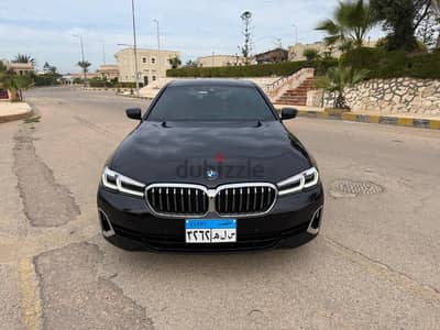 BMW 520i 2023 Luxury - بي ام دبليو 520i ٢٠٢٣