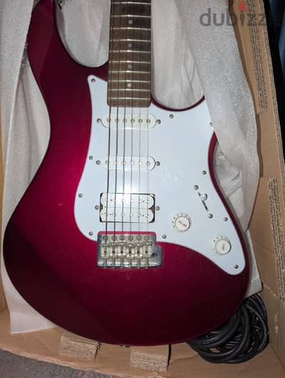 Yamaha Pacifica 012 Electric Guitar