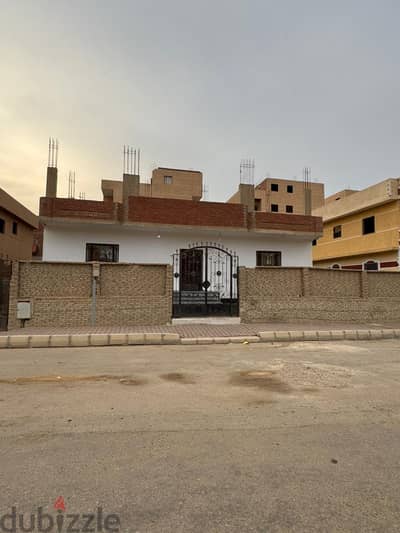 For sale بدروم وارضي وعمدان الدور الاول ب حي تاني مج 3 بامدينة بدر