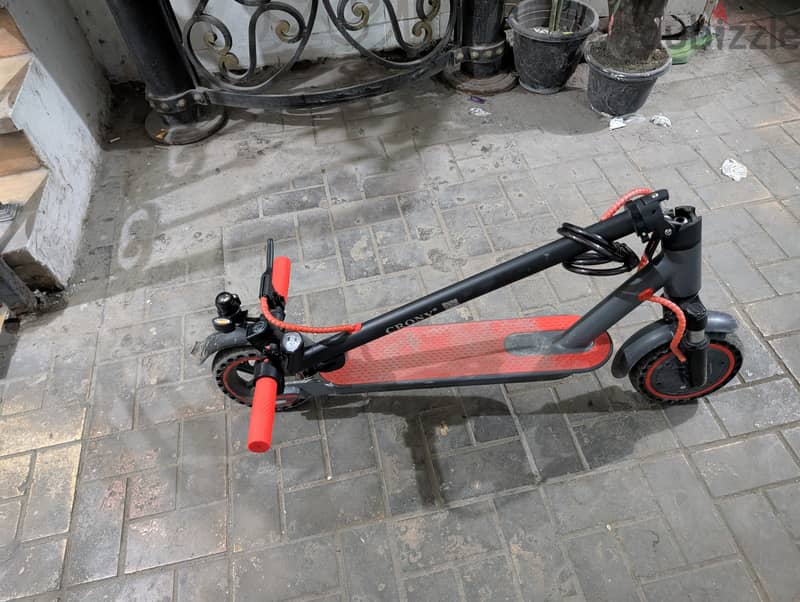 Crony Electric Scooter 60kmh edition with range 20KM . . . negotiable 6