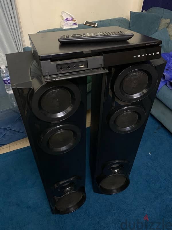 LG Home Theater System LHD677, 4.2ch,  DVD - 1000W 5