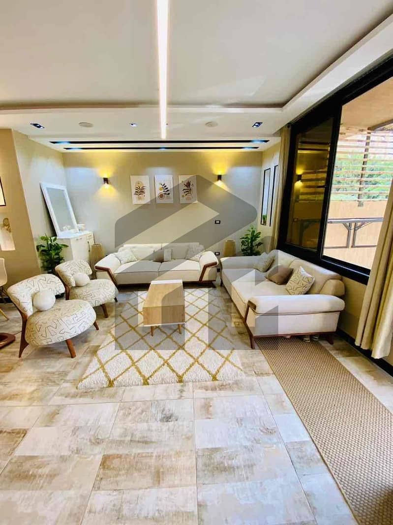 For sale  Apartment for sale, high ground floor, with private entrance Sheikh Zayed, district 16, next to Beverly Hills compound. 260 meters Private entrance 25 meters 4 Rooms + 4 Bathrooms Back garden Modran finishing 0