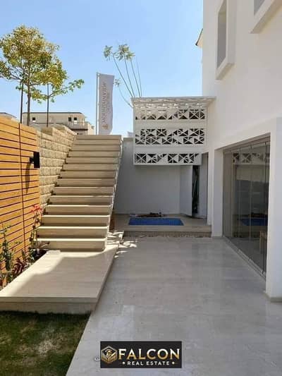 At the lowest price for a quick sale, any villa, 240 meters, corner, with a distinctive, uninjured view, a fantastic view in Mountain View 1.1, Fifth