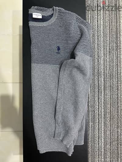 US Polo sweatshirt مقاس Medium