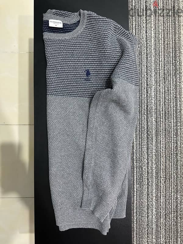 US Polo sweatshirt مقاس Medium 0