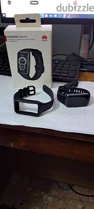 للبيع ساعة Huawei band 6 3