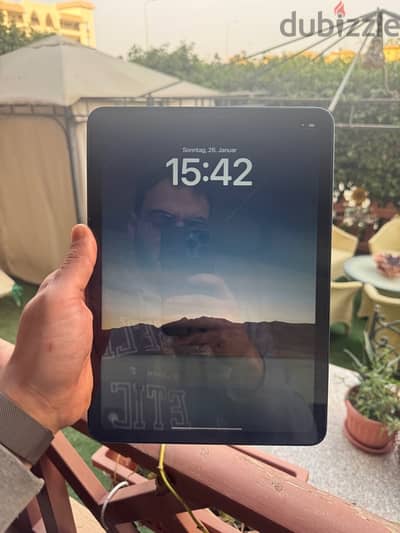 ** iPad Air 5 256GB وارد المانيا**