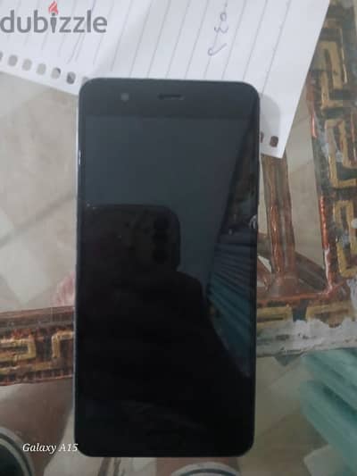 موبايل هواوي P10 Plus مساحه 128 رام 6 في كسر في الشاشه صغير مش مأثر