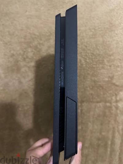 playstation 4 slim 1TP + GTA5 + Call of duty black ops4 +FIFA 2019