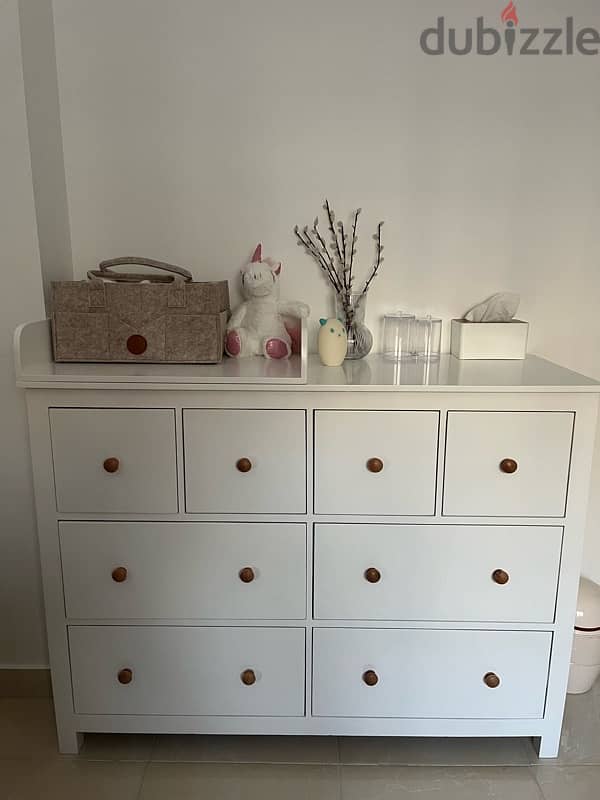 Modern Baby Room Commode with Changing Table 1