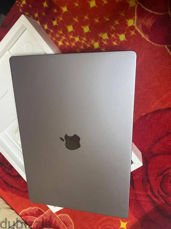 MacBook Pro M1 pro 16 inch Hard 1 Tera 2