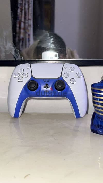 ps5 controller with blue skin|| ذراع بلايستيشن ٥ مع اسكين ازرق