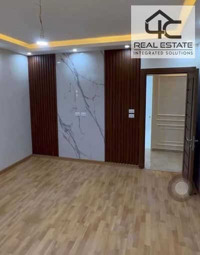 Apartment 165 m 3 bedrooms ultra super lux ready to move Prime location open view for sale in Mountain view icity new Cairo