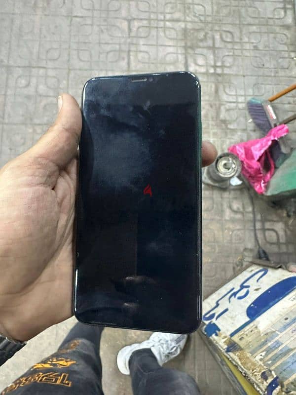 ايفون xs max خطين 0