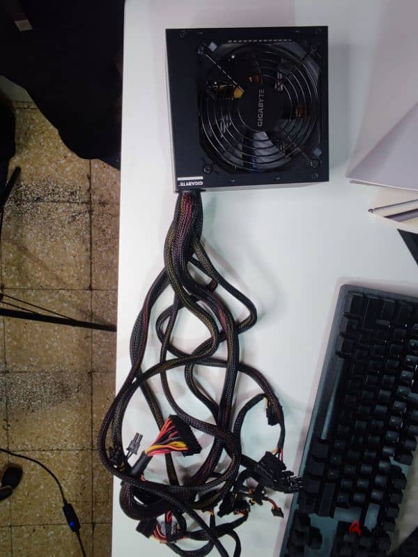 power supply 650 bronze gigabyte 2