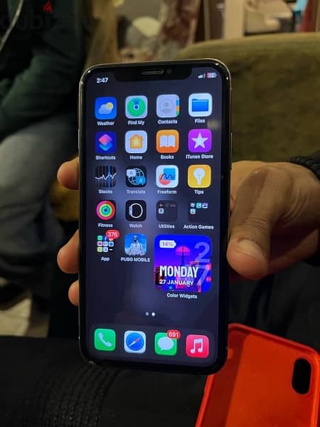 iphone x in a mint condition 4