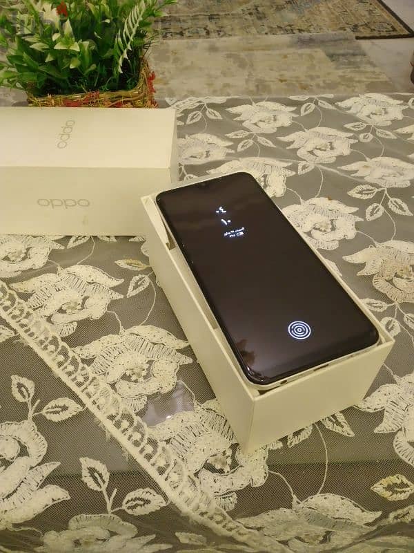 oppo a73 128 SD ram 6+5 10