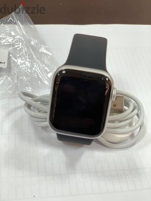 Apple Watch SE. GPS. Aluminium. casewith sport 1