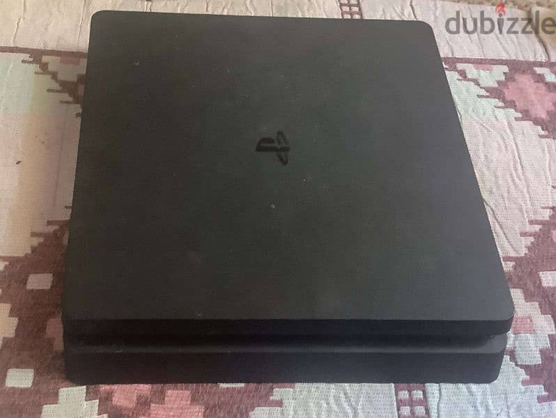 PS4 slim 1