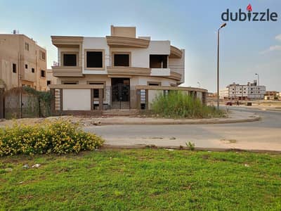 Apartment 200 meters + 190 meters garden for sale in the Ninth District, Sheikh Zayed, with a private entrance, facilitated by the owner