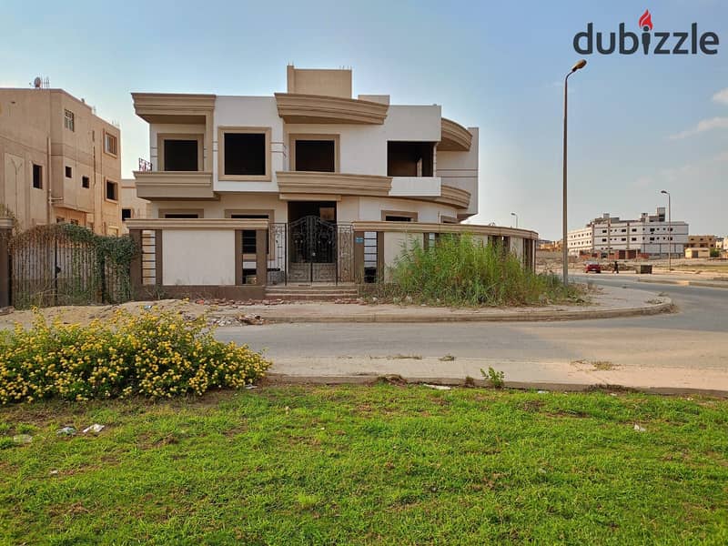 Apartment 200 meters + 190 meters garden for sale in the Ninth District, Sheikh Zayed, with a private entrance, facilitated by the owner 0