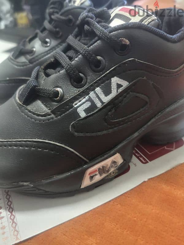 كوتش أطفالي من FILA مقاس 22 حالة الجديد د 9