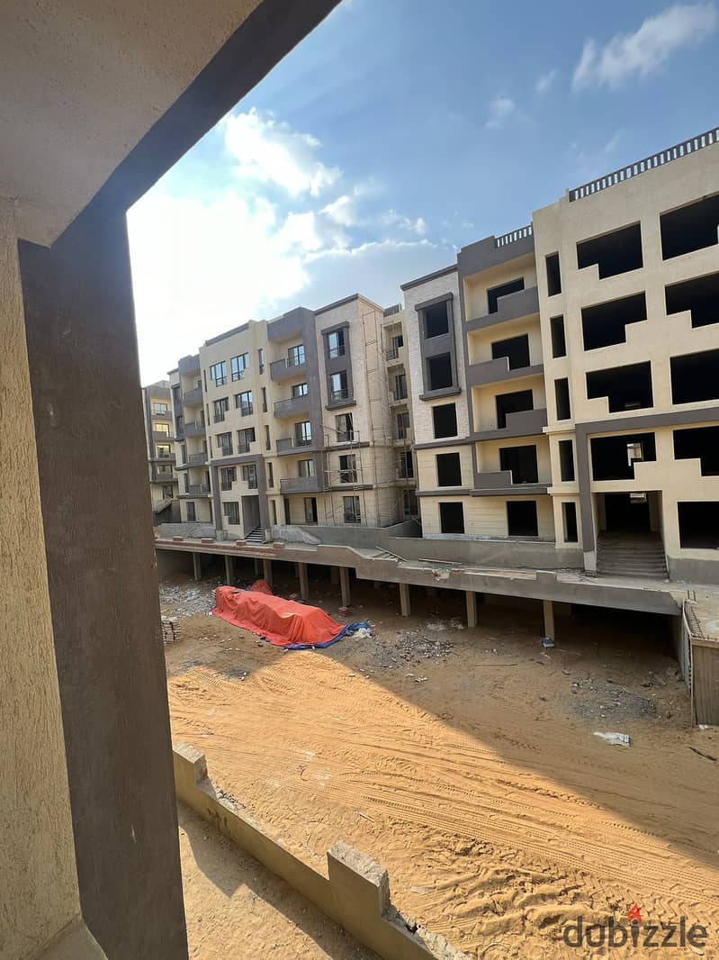 Apartments for sale in a 100% construction compound in the Sixth Settlement 0