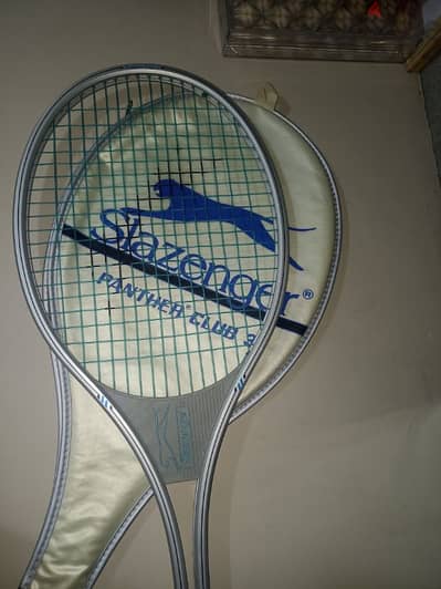 مضرب tennis